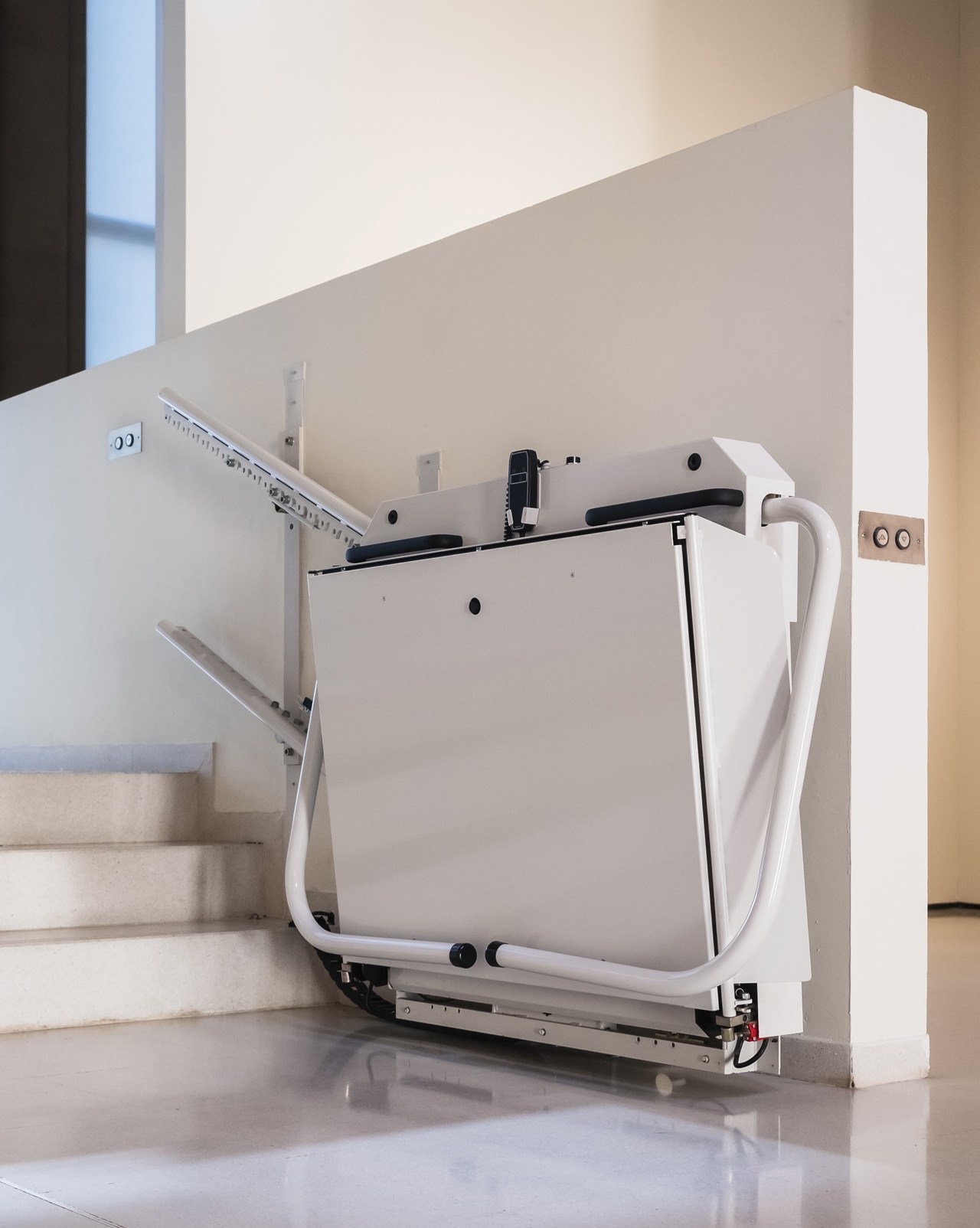 Wheelchair lift